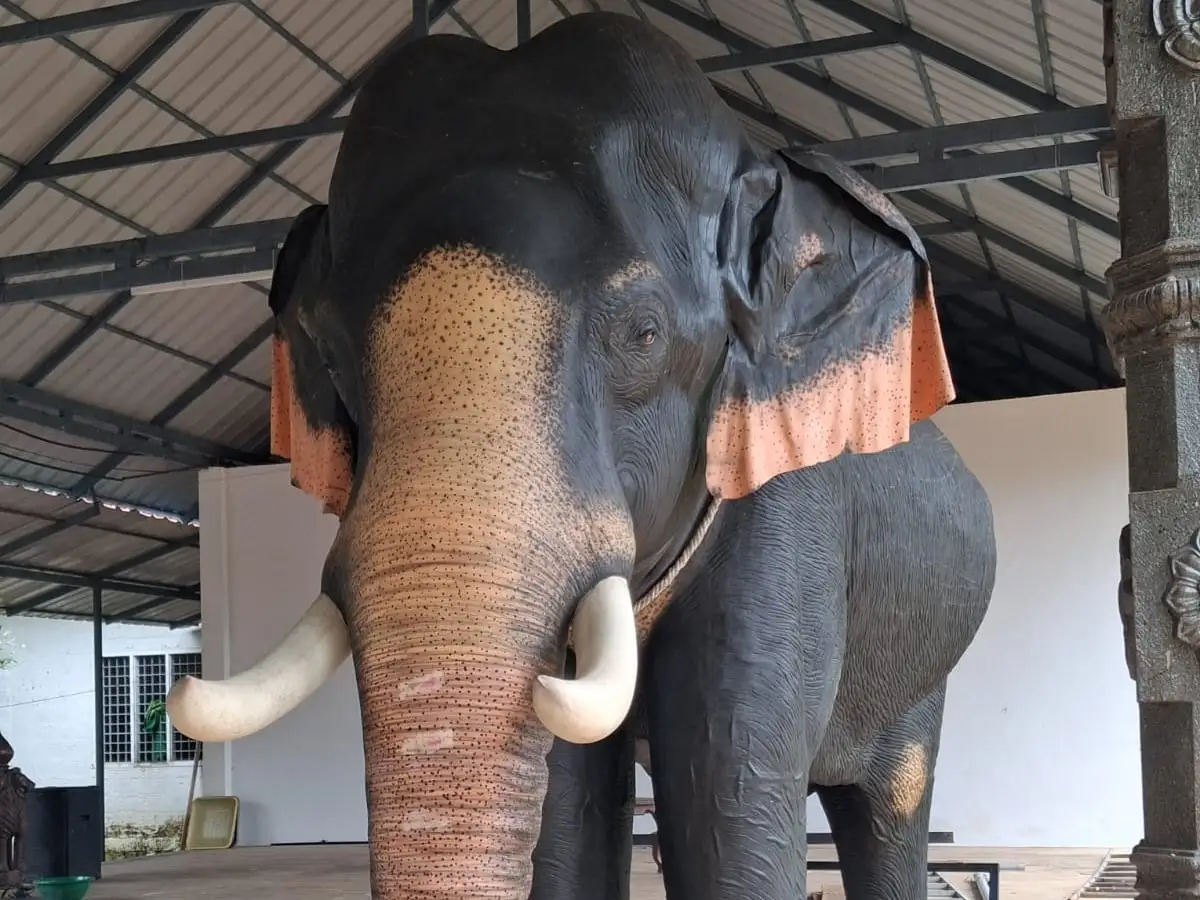 ക്ഷേത്രത്തിലെ റോബോട്ടിക് ആന